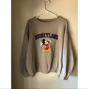 Vintage Disneyland embroidered Mickey Mouse crewneck sweatshirt